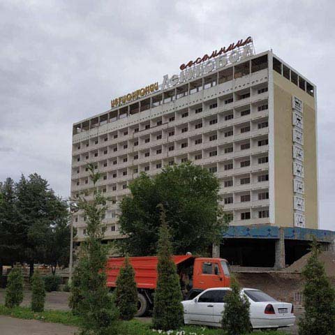 2018 год. Вид на гостиницу Ленинабад город Худжанд