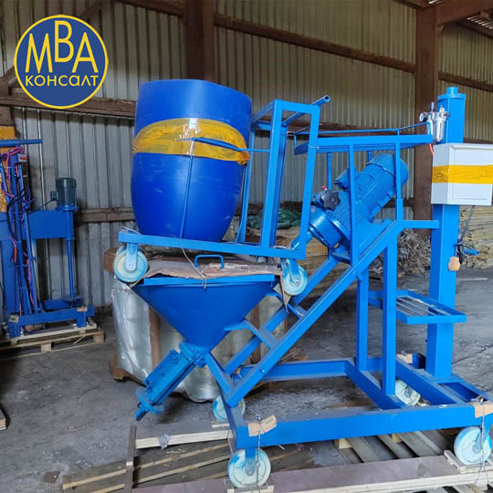 Китайский растворонасос для СФБ и тележка с емкостью для приготовления смеси Китайский растворонасос для СФБ и тележка с емкостью для приготовления смеси