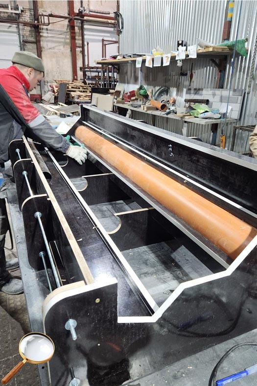 Изготовление формы для фасадного декора из СФБ методом набрызга Изготовление формы для фасадного декора из СФБ методом набрызга