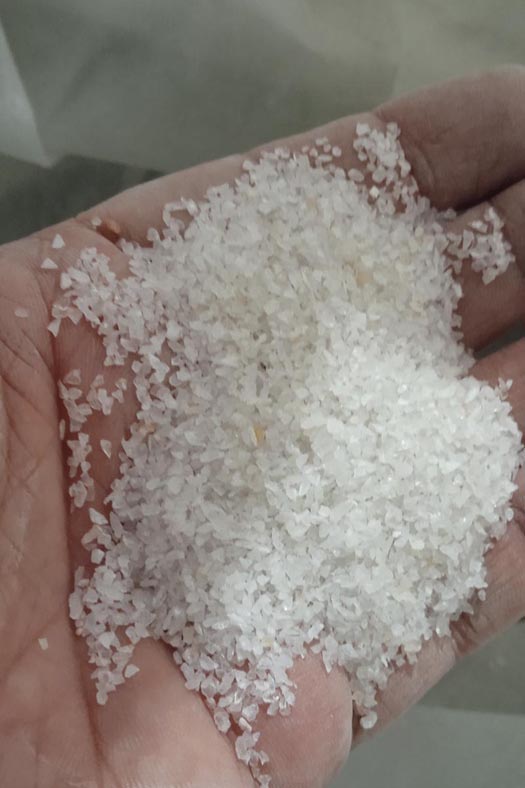 Крошка фракцией 1,5-2,5мм для создания фактуры природного камня на лицевой поверхности СФБ Крошка фракцией 1,5-2,5мм для создания фактуры природного камня на лицевой поверхности СФБ