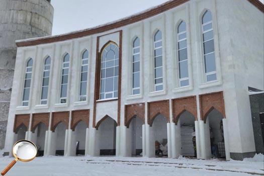 Облицовка фасада лёгким и изящным декором из стеклофибробетона